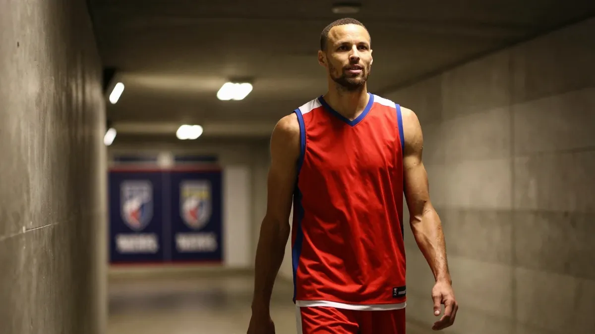 Philadelphia 76ers' LeBron James Debut Stuns Teammates, Team Builds on Win Streak